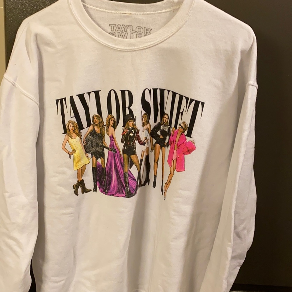 Lover Era white pullover